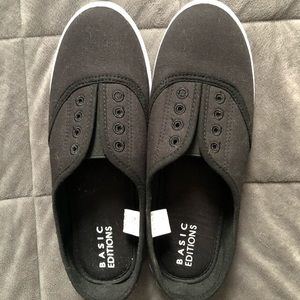 Canvas slip on